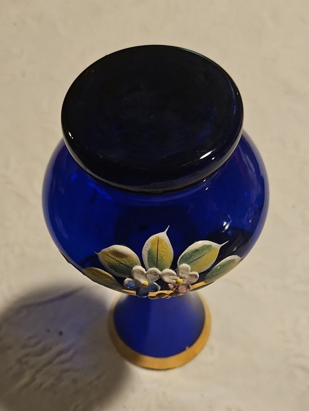 VINTAGE BOHEMIAN CRYSTAL VASE COBALT BLUE W GOLD TRIM AND HANDPAINTED FLOWERS 6